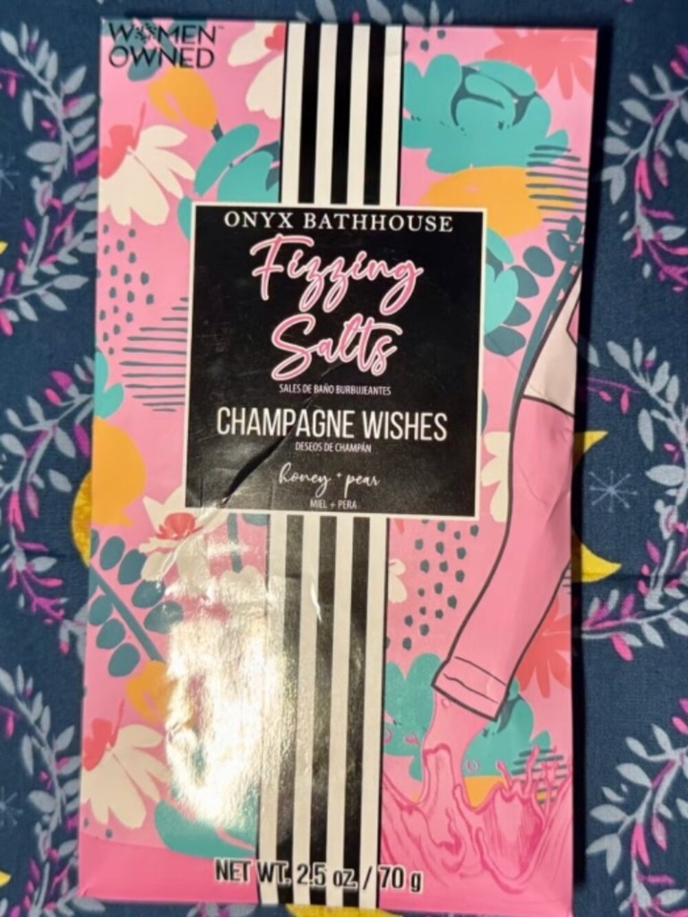 Fizzing Bath Salts Campagne Wishes by Onyx Bathhouse